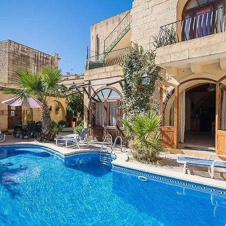 4 Bedroom Farmhouse With Private Pool Zebbug  Exterior photo