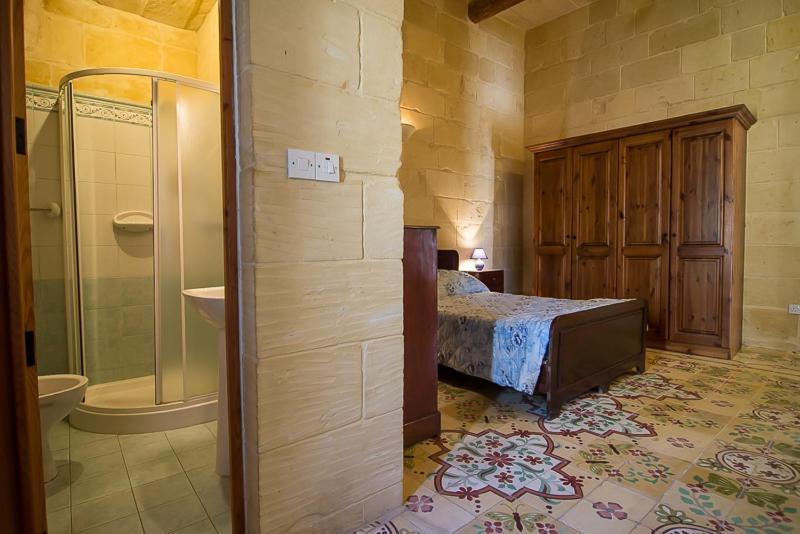 4 Bedroom With Private Pool Żebbuġ